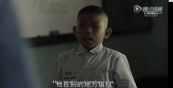 本港台直播:【j2开奖】一个小男孩对妈妈最好的守护竟然是这样的……
