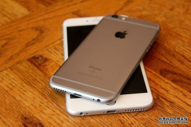 分析师：苹果放慢升级iPhone非常愚蠢！ 