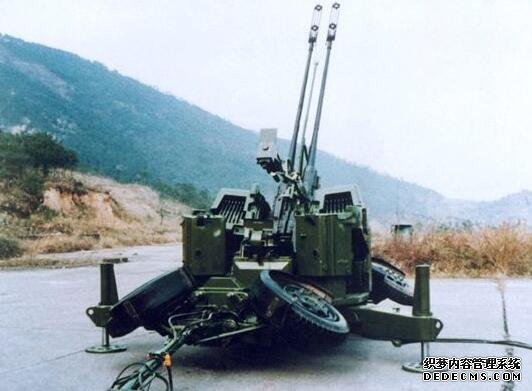 印尼实弹测试中国双管高射炮：可拦截导弹