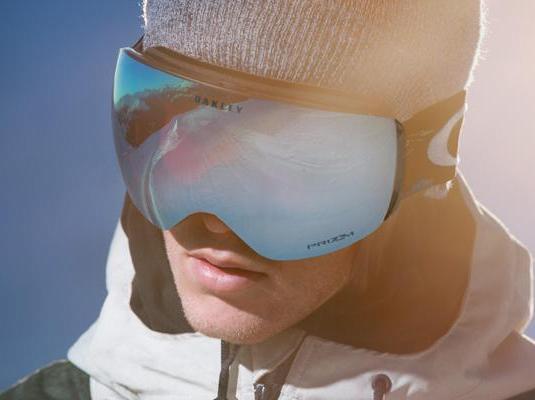 码报:【j2开奖】欧克利无边框滑雪镜，超大视野，雪地看的更清晰