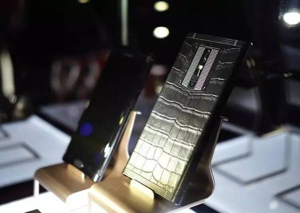 码报:【j2开奖】7000 毫安时电池 + 7000 元售价，金立 M2017 真的能成为「成功的标配」？