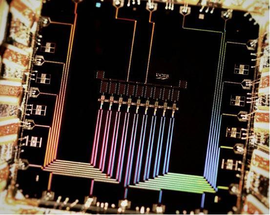 码报:【j2开奖】中国科学家打造全球首个光量子模拟机，量子计算能力终将超越传统
