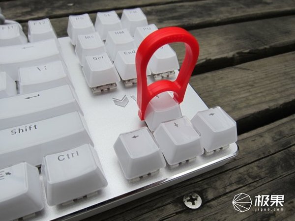 【j2开奖】键盘也能做得“白里透红”，雷柏V500S冰晶开箱上手
