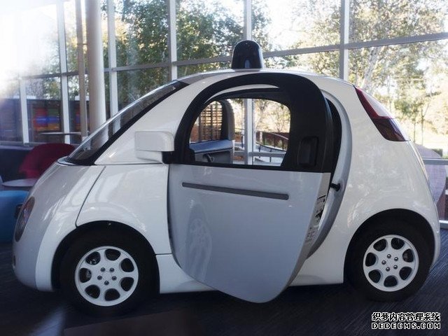 谷歌扩充无人驾驶汽车团队 招制造人才 