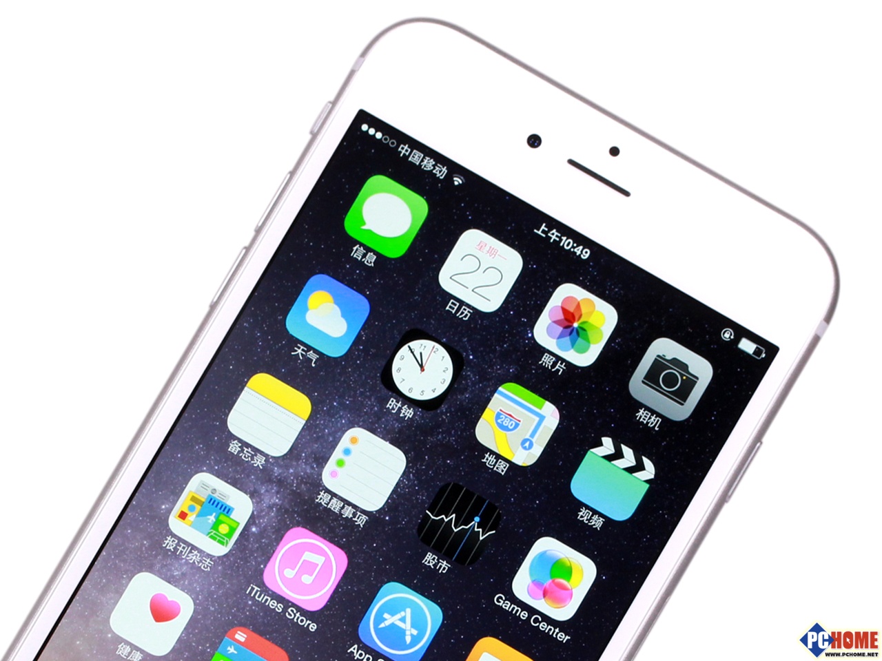 苹果 iPhone 6 Plus除了A8处理器之外，iPhone 6 Plus的协处理器也升级至M8版本，M8运动协处理器新增了包括气压计等新功能，并且还能够更好的协同iOS 8中的健康相关的应用。它能够持续测量来自加速感应器、指南针、陀螺仪和全新气压计的数据。这分担了 A8 芯片的工作量，从而提升了效能。