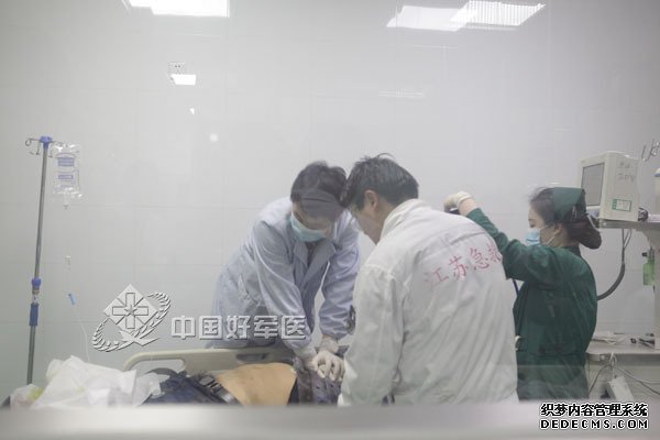第101医院参与沪蓉高速重大交通事故救援纪实