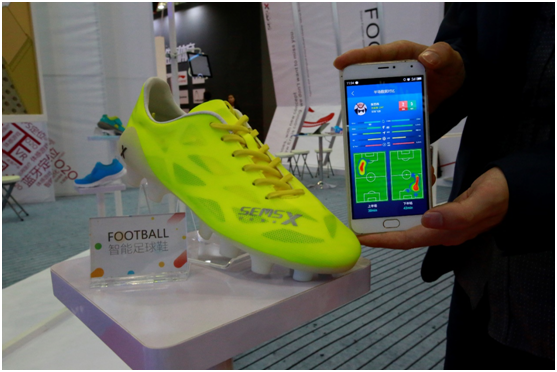 双驰智能足球鞋及app展示
