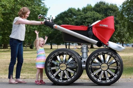 据调查，当拥有更时尚更高规格的童车时，百分之七十六的新爸爸会倾向于花上更多的时间推着婴儿外出行走，因此为庆祝斯柯达史上性能最强的全新明锐VRS发布，同一工程团队乘势推出了VRS Man-Pram婴儿车作为广告。这辆高达两米的巨型纯爷们婴儿车配备了半米高的合金轮毂、液压悬挂、手视镜、抗压把手、超大的刹车卡钳和前照灯，满满的霸气瞬间秒杀所有的婴儿推车。