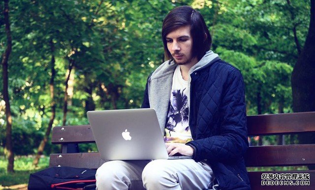 这位罗马尼亚大学生年仅 19 岁，却已做了 4 年的白帽黑客