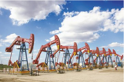 据墨西哥消息，油田处于Chicontepec盆地，其储量已经过中国，美国等多家国际地质公司的确认，也证实了油田属实。墨西哥石油公司指出，此次的石油并不是集中于一个单独的大型油田之中，而是分散于大量较小的区域。为此，Pemex计划总共钻探超过1.7万个钻井－－每年平均1000个，来开采如此巨量的石油资源。
