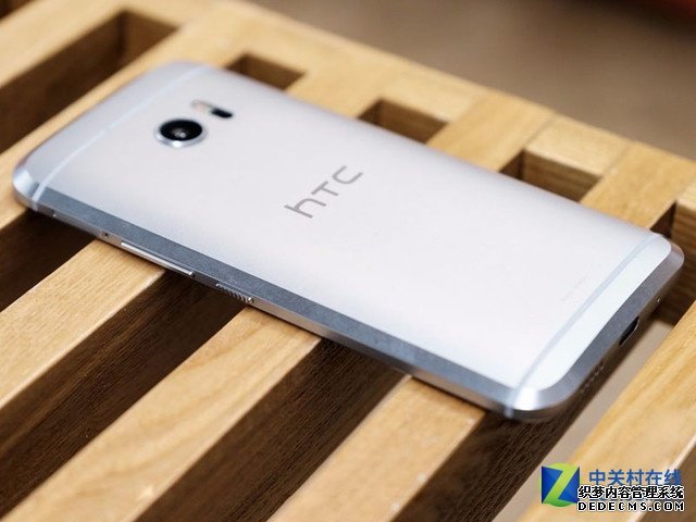 820版同样卖不动 HTC 10遭T-Mobile停售 