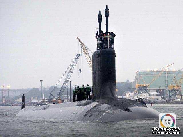 美国海军又收天价潜艇 总统夫人赞助