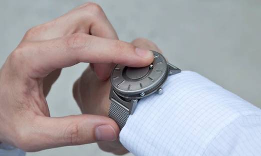 128直播:【j2开奖】买不起Apple Watch2？这个靠磁力运转的手表也很酷