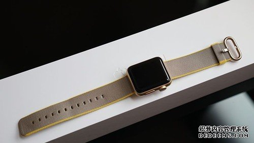 零售店约起 Apple Watch Series 2高清开箱图赏
