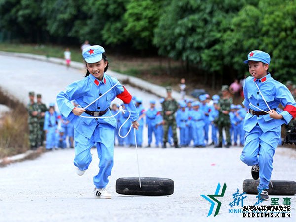 迎国庆：广西武警官兵携手驻地学生“重走红军路”
