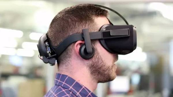 【j2开奖】Oculus 一体机 Santa Cruz 外媒体验：是不是简单的无线版本 Oculus Rift？