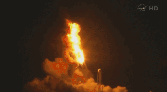 码报:【j2开奖】走出爆炸阴霾，这家公司的火箭满载着食物和烟花奔向了太空站