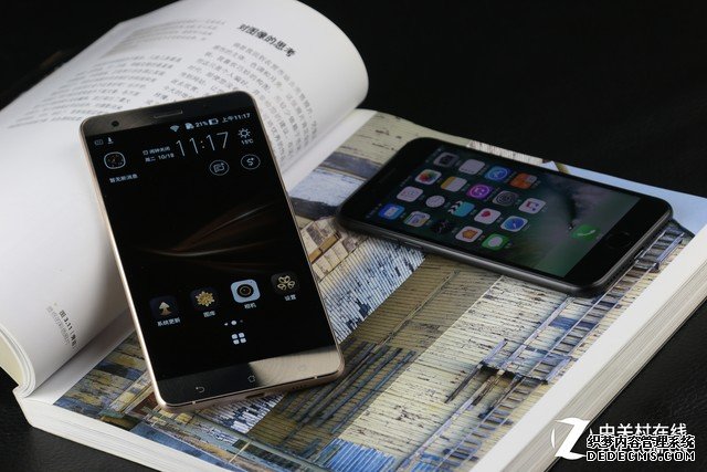 拍照对比 华硕ZenFone3尊爵狂飙iPhone7 