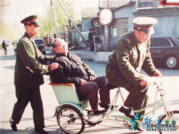 军民一家亲 共叙鱼水情——北京卫戍区某师一连与柳荫街居民开展双拥共建记事