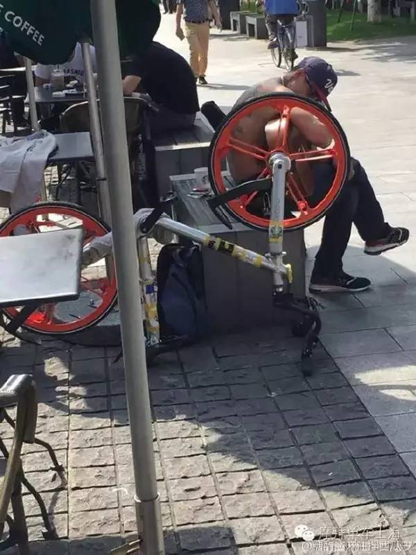 码报:【j2开奖】男子怒投摩拜单车到上海黄浦江，摩拜官方：嫌疑人已被刑拘