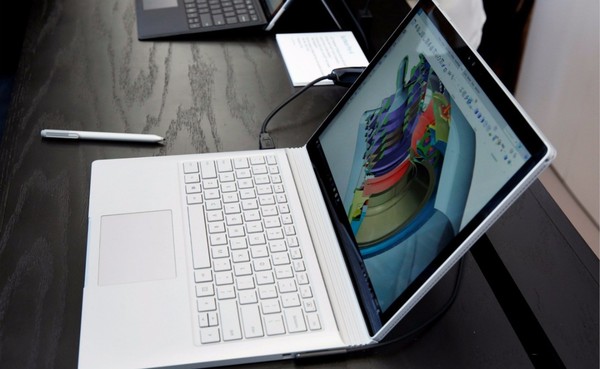 报码:【j2开奖】气晕苹果！微软宣布消费者可用旧 Macbook 折价购买新 Surface Pro | 极客早知道