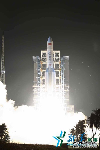 今夜，中国航天从文昌腾飞——长征五号新一代大推力运载火箭首次发射现场侧记