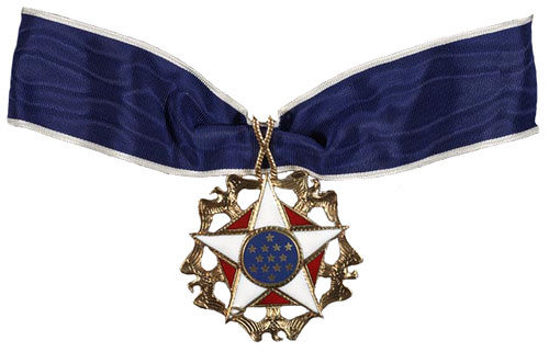 【j2开奖】?比尔·盖茨夫妇获得 2016 年度总统自由勋章
