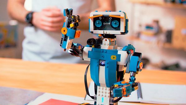 报码:【图】【CES 2017】乐高推出 Lego Boost ，把积木玩具变成程序设计机器人