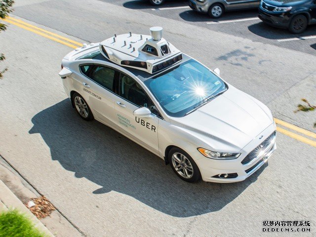 Uber 自动驾驶汽车又在旧金山上路了，但自动变成人工