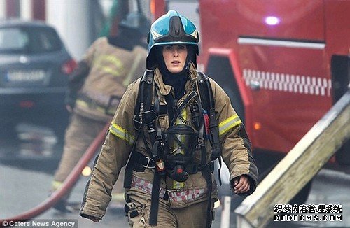 挪威最性感女消防员走红 身材火辣