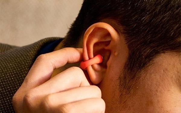 wzatv:【j2开奖】索尼大法全新奇葩耳机，竟颠覆那么多年戴耳机方式