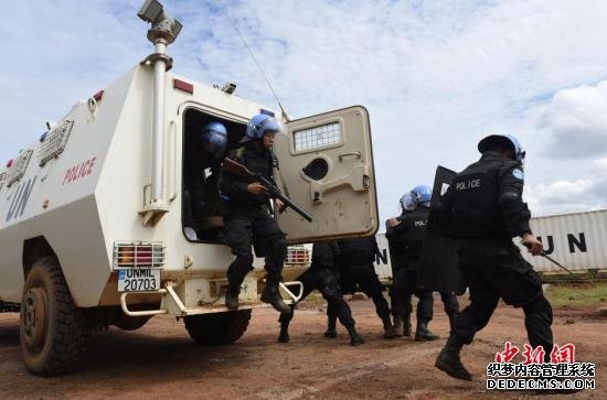 中国第五支赴利比里亚维和警察防暴队广西出征