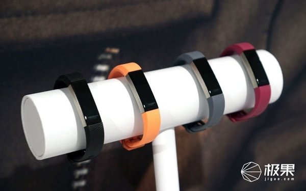 【j2开奖】Fitbit新款运动手环，延续高颜值还能测心率