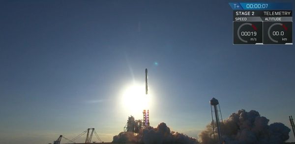 【j2开奖】SpaceX 再次创造历史，火箭重复利用达成；S8 火爆导致三星官网瘫痪 | 极客早知道 2017 年 3