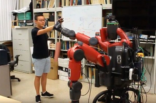 wzatv:【图】通过观看人类视频，这个机器人能提高自己的社交能力 | 早期实验室