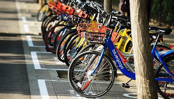 报码:【图】如何解决共享单车乱停？北京打算在新建公交站商业区预留停车位 | 钛快讯