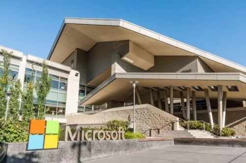 微软靠什么重新崛起？